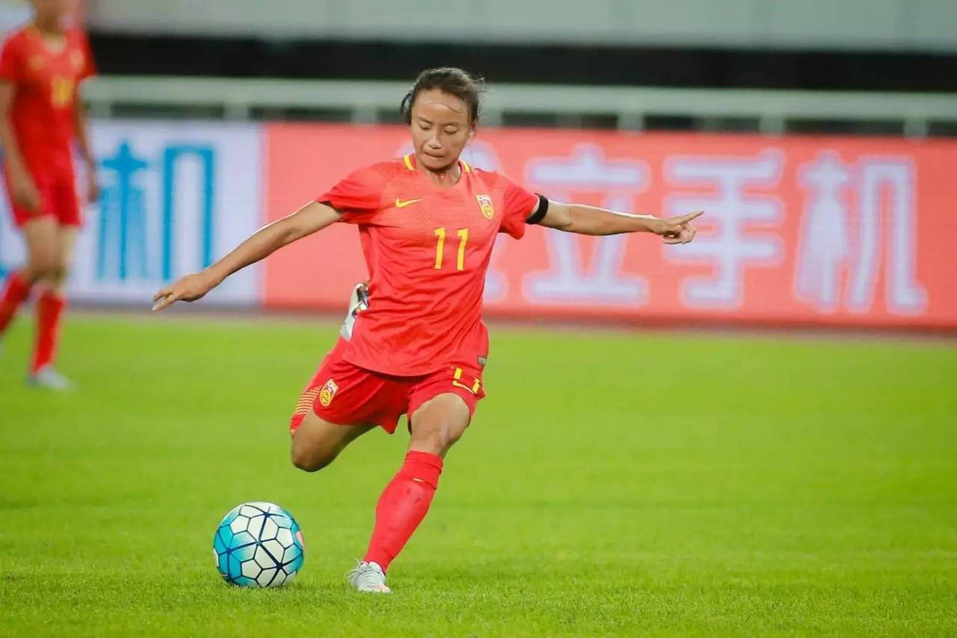 中国女足球员荣膺国际赛事最佳球员
