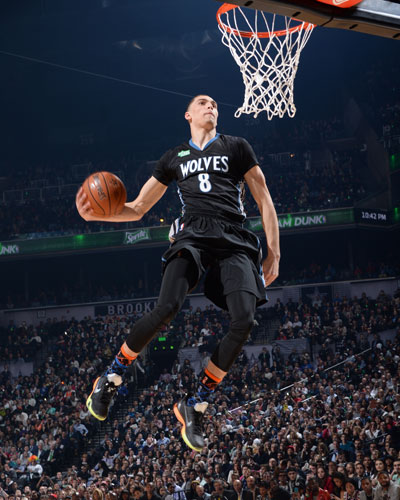 开云体育登录-新疆队完胜魔术，拉文扛起全队